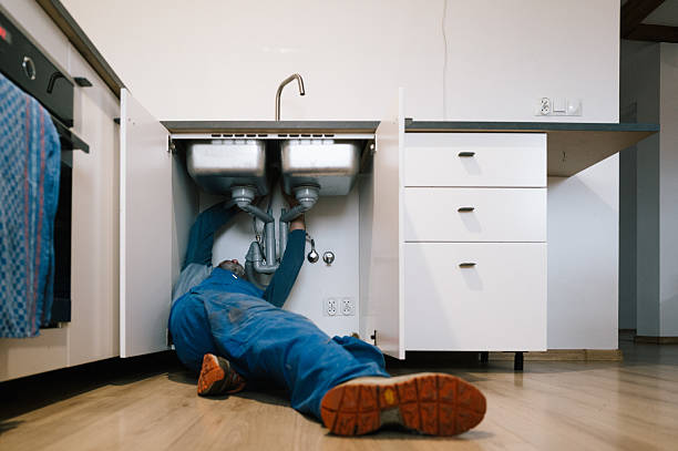 Professional Leak Detection technician working in East Kingston, NH